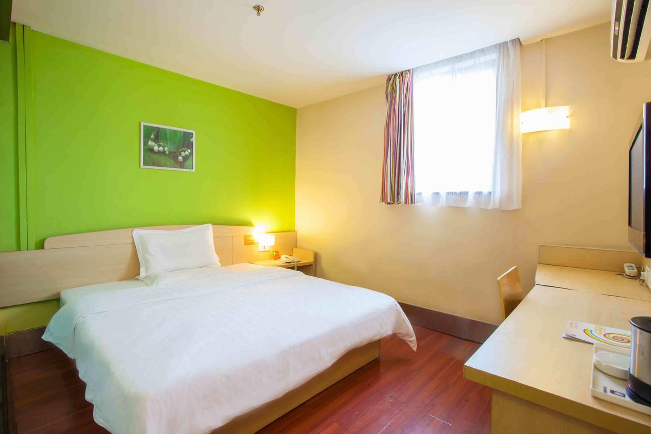 7Days Inn Huizhou Xiaojinkou Room photo