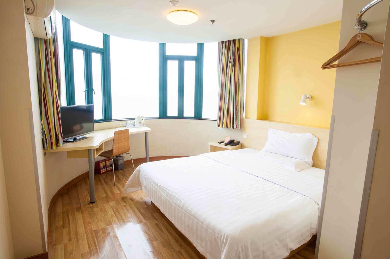7Days Inn Huizhou Xiaojinkou Room photo